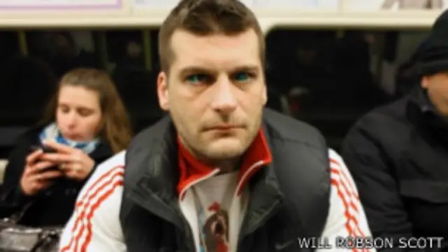 आंखों में टैटू