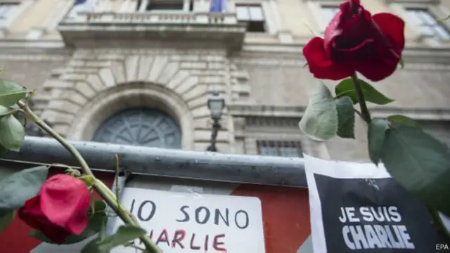 Charlie Hebdo redaksiyasına hücum nəticəsində 12 nəfər öldürülüb.