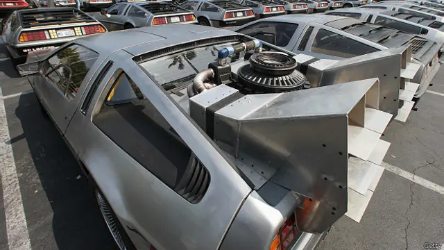 Автомобиль из фильма "Назад в будущее"