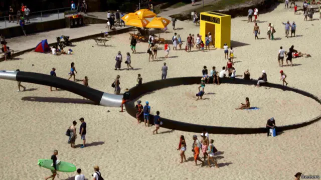 скульптура на пляже в сиднее