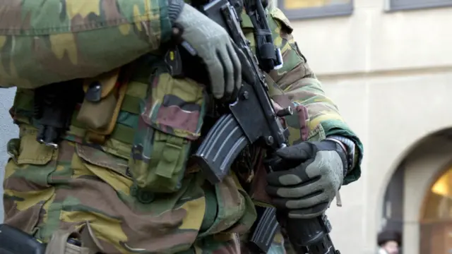 بیلجیئم میں جمعے کو پانچ لوگوں کو ایک دہشت گرد گروپ کی سرگرمیوں میں حصہ لینے کا مرتکب قرار دیا گیا۔ اس سے پہلے بیلجیئم میں ہی جمعرات کو ایک کارروائی میں دو افراد ہلاک ہوگئے۔