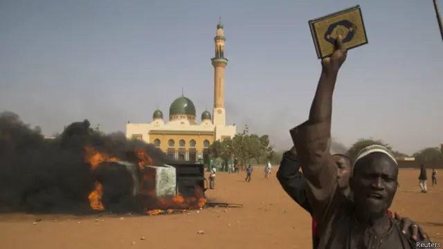 Протесьы в Ниамее