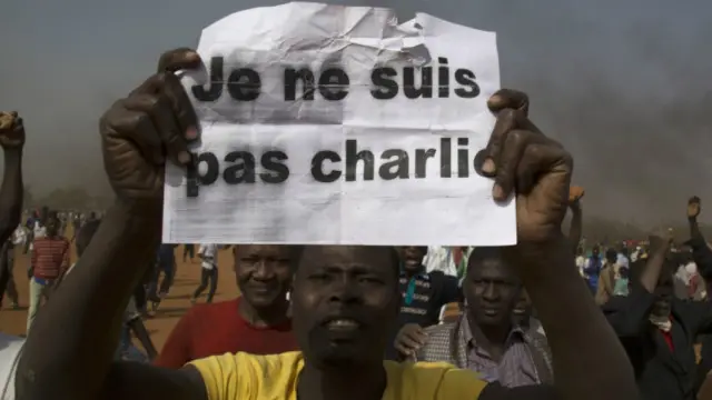 Người Hồi giáo cho rằng biếm họa của Charlie Hebdo là 'xúc phạm'