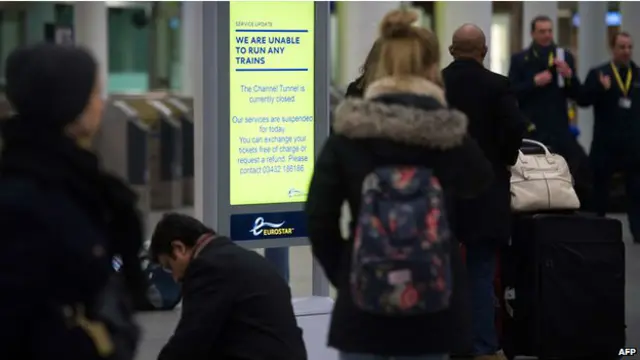 Пассажиры на лондонском вокзале Сент-Панкрац