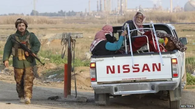 يعتقد نشطاء في مجال حقوق الإنسان أن مسلحي "الدولة الإسلامية" اختطفوا الآلاف من الأيزيديين.