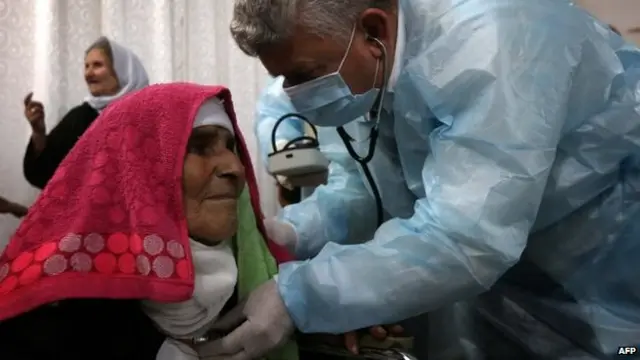 نقل مقاتلو البيشمركة المفرج عنهم، وبينهم الكثير من الأطفال الصغار المرضى، إلى مراكز صحية لتلقي العلاج.