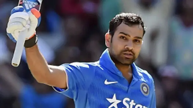 روہت شرما نو چوکوں اور چار چھکوں کی مدد سے 138 رنز بنائے