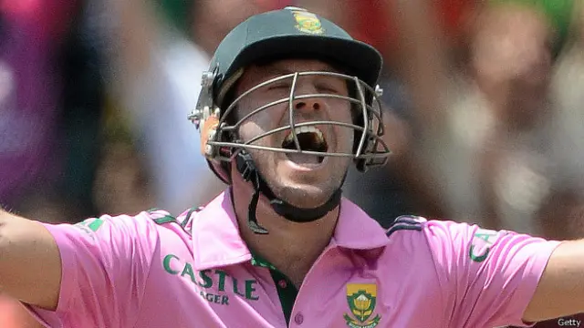 ڈی ویلیئرز نے نصف سنچری مکمل کرنے میں 19 اور سنچری بنانے میں کل 40 منٹ لگائے۔