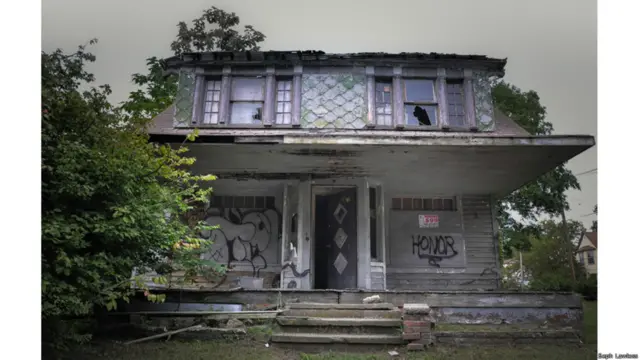 Seph Lawless percorreu o país para retratar locais que foram palcobetano nacionalcrimes e outros eventos terríveis (Seph Lawless)