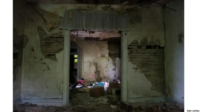 Seph Lawless percorreu o país para retratar locais que foram palcobetano nacionalcrimes e outros eventos terríveis (Seph Lawless)