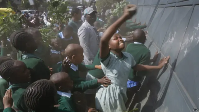 Unjuk rasa murid SD di Nairobi