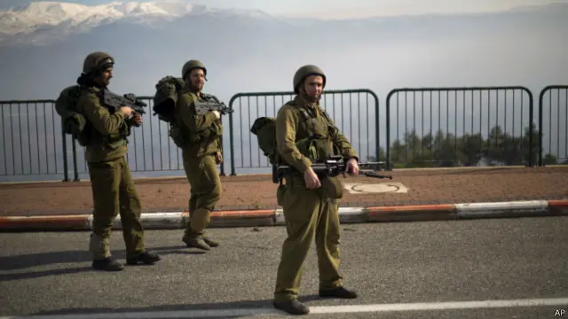 Tentara Israel di perbatasan dengan Lebanon