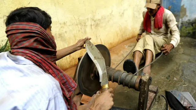 नेपाल खुखरी को धार