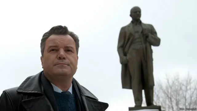 Актер Валерий Гришко в роли конструктора Сергея Королева