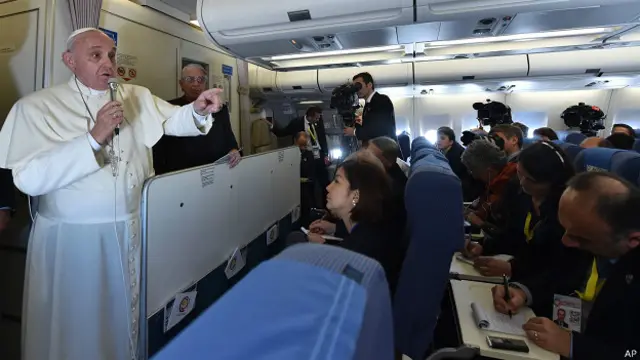 Jorge Bergoglio recordó hay formas aprobadas por la Iglesia para controlar la natalidad.