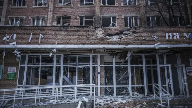 دونیتسک میں ایک ہسپتال بھی اس گولہ باری کا نشانہ بنا ہے۔