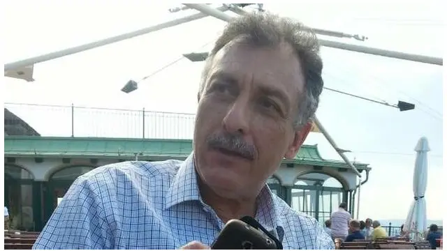 يشغل سمير سليم كمال منصب محافظ ليبيا لدى منظمة (اوبك) و مدير عام إدارة التخطيط والمتابعة بوزارة النفط الليبية