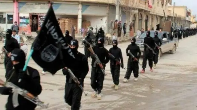 Эл аралык иликтөөлөр "Ислам мамлекетинин" согушкерлеринин катарында Борбордук Азиянын өлкөлөрүнүн эки миңден төрт миңге чейинки жарандары бар экенин көрсөтүүдө.