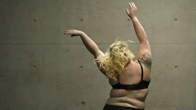 मोटी महिला