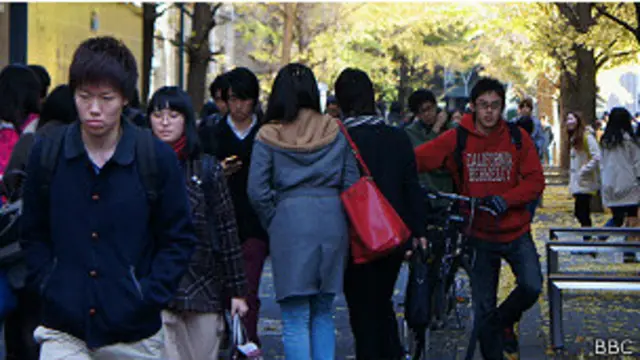 महिला विश्वविद्यालय पर पुरुष ने मुक़द्दमा किया