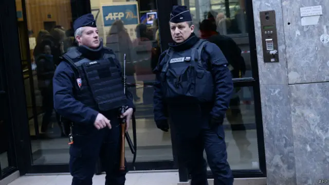 Французские полицейские