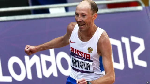 В Лондоне российский ходок Сергей Кирдяпкин не только завоевал золотую медаль, но и установил новый олимпийский рекорд на дистанции 50 километров