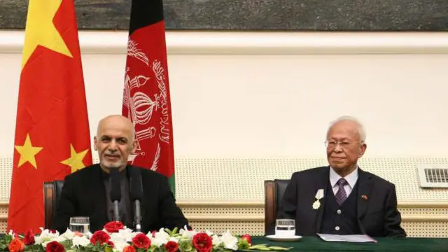 جې هونګ څای په ۱۹۵۹ کال کې د چين د بهرنيو وزارت له خوا کابل پوهنتون ته د پښتو زده کولو لپاره تللی و