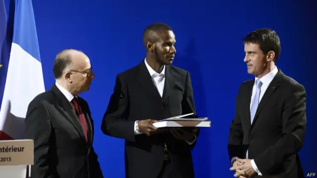 拉萨纳·巴蒂利（中立持证者）被授予法国国籍