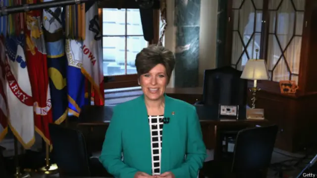 Ernst dijo que los republicanos tratarán de revocar y reformar la legislación de salud aprobada por Obama que dijo que ha causado daño a mucha gente.