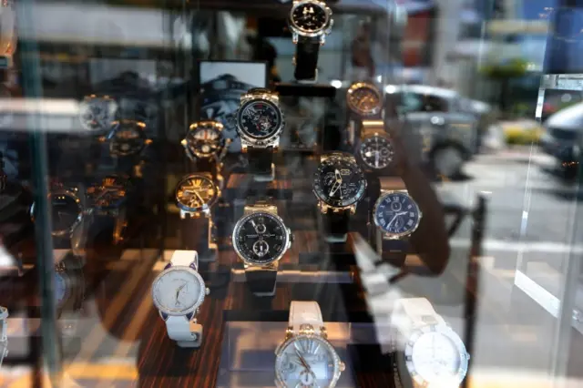 可能是某些人买一只手表所花的钱