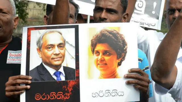 හිටපු ජනාධිපතිවරයා සමඟ එක්ව කුමන්ත්‍රණය කළ බවට අගවිනිසුරු මොහාන් පීරිස් ට චෝදනා