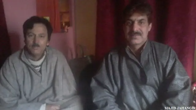 पंडिट सुभाष अपने दोस्त मोहम्मद अब्बास के साथ.