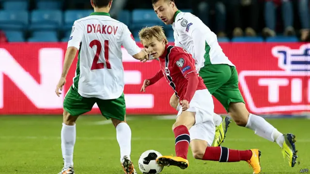 Odegaard mengawali debutnya di tim nasional Norwegia, saat masih berusia 15 tahun, pada Agustus 2014 lalu.