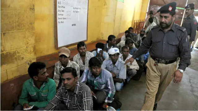 سمندری حدود کا تعین نہ ہونےکی وجہ سے ماہی گیروں کو اکثر گرفتاریوں کا سامنا کرنا پڑتا ہے