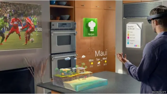 تتوقع مايكروسوفت استخدام خوذتها في المنزل ومكان العمل 