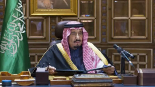 يواجه الملك سلمان عددا من التحديات الداخلية والخارجية في بداية فترة حكمه