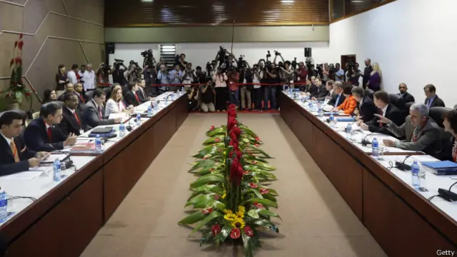 Las negociaciones comenzaron en La Habana.