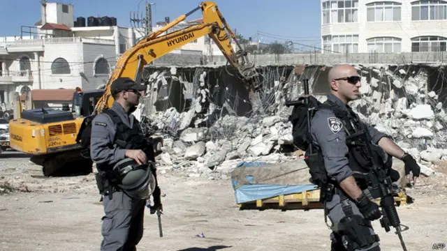 هدم مسكن فلسطيني في شعفاط