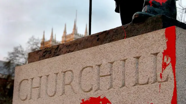 Los hay muy críticos con la figura de Churchill.