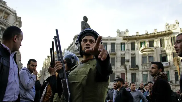 قتل عشرات المتظاهرين في ذكرى الثورة العام الماضي