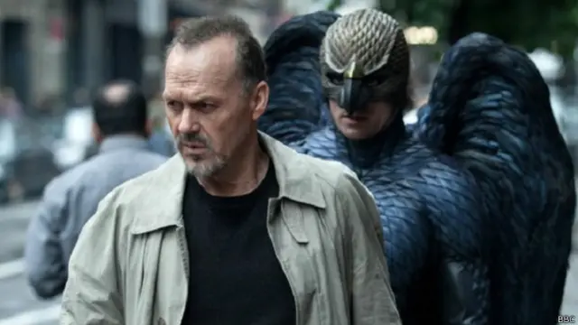 Birdman mengisahkan seorang bintang Holywood yang kariernya memudar setelah pernah begitu terkenal.