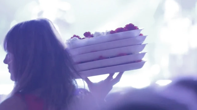 出去消费，成了奢侈