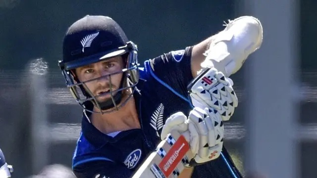 کین ولیمسن نے گپٹل کے ساتھ مل کر سنچری شراکت قائم کی 