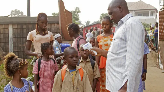 قدر البنك الدولي أن "نحو 180 الف شخص خسروا اشغالهم في سيراليون منذ تفشي وباء الإيبولا" 