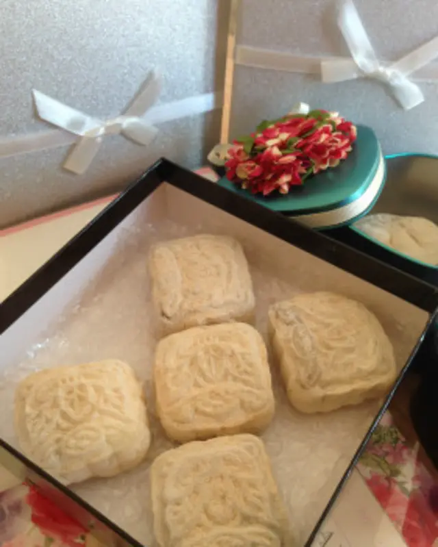 闫琦自己动手做了冰皮月饼