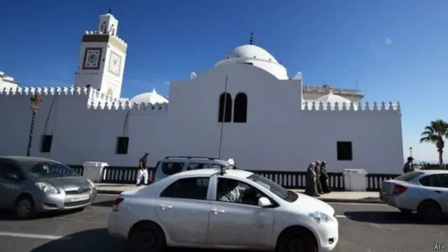 مسجد بالجزائر