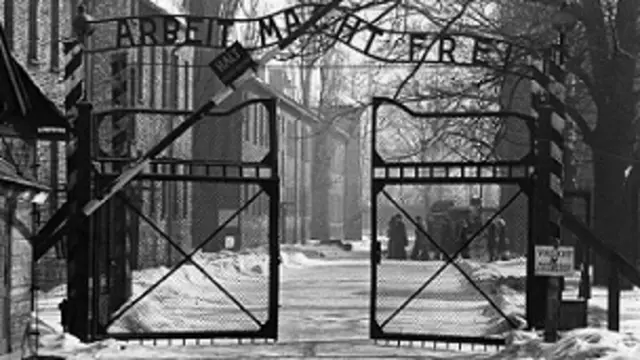 ऑस्त्विज़ यातना शिविर में लाखों लोगों को मौत के घाट उतारा गया था