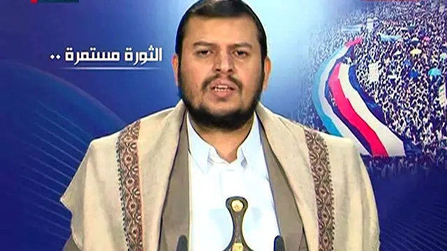 حذر الحوثي من أن الحركة لن تقف "مكتوفة الأيدي ضد الفوضويين"