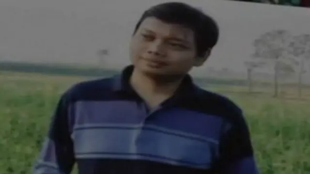 Bima Adi Wicaksono berusia 31 tahun. Penerbangan ke Singapura pada 28 Desember 2014 adalah perjalanan pertamanya ke luar negeri.