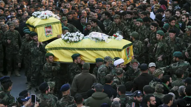 شيع حزب الله بعض قتلى الغارة الإسرائيلية على قافلته في سوريا في 21 يناير/كانون الثاني في لبنان.